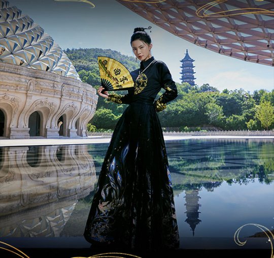 14萬頂奢云錦加冕《魔域》新女神，全球唯一！非遺定制！
